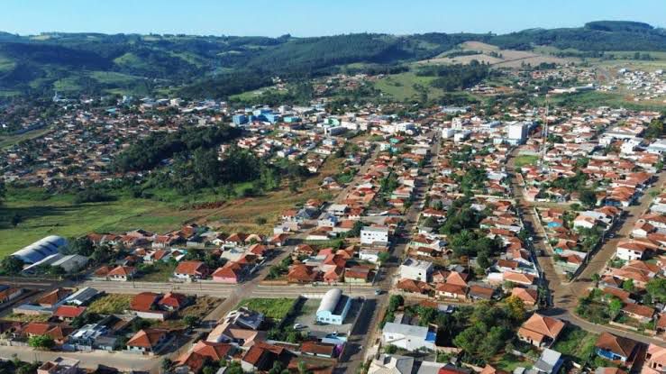 Aluna sofre tentativa de sequestro ao sair de escola no Norte Pioneiro