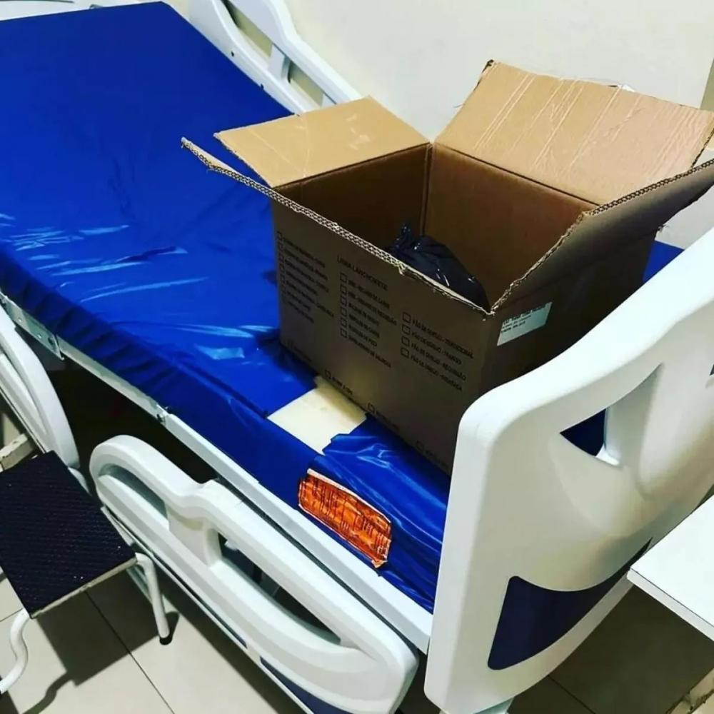 Mulher é presa após deixar o filho morto em uma caixa e ir para o churrasco da família