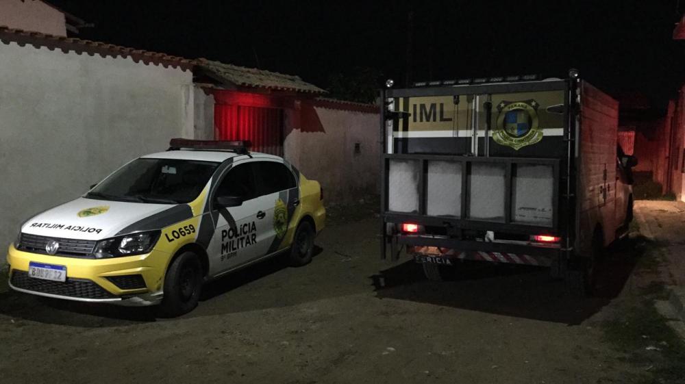 Filha mata o pai com facada no peito após ele agredir sua mãe