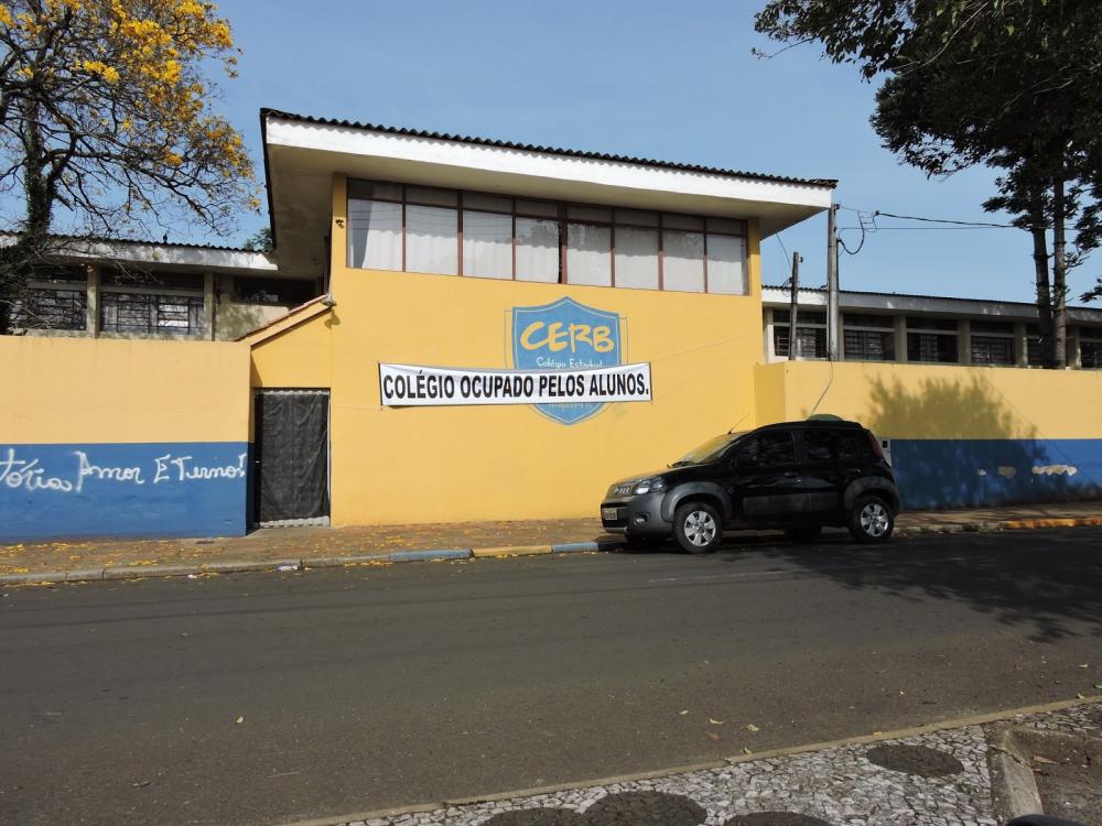 Aluno é pego com faca escondida na mochila em escola de Arapoti