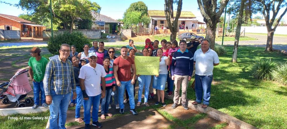 Moradores de Calógeras fazem protesto cobrando mais segurança na Escola