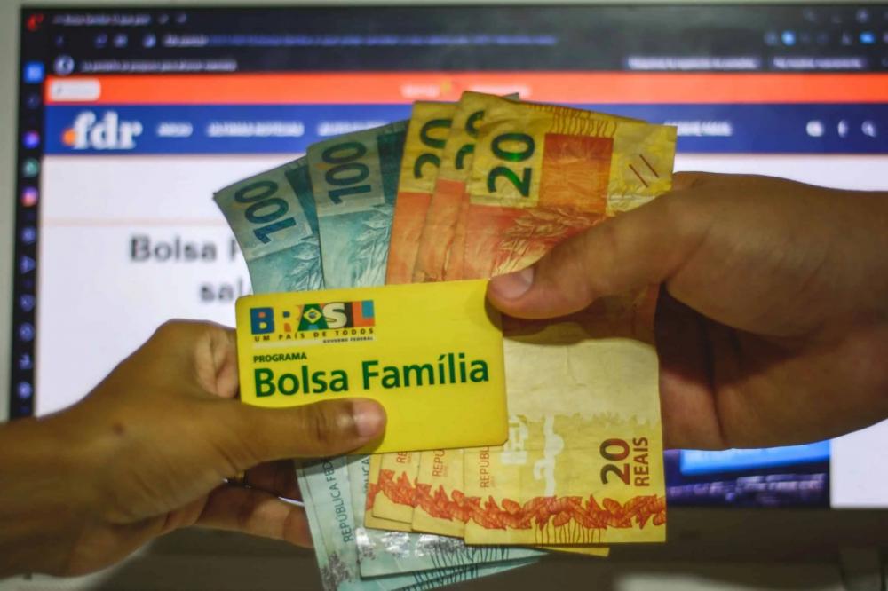 Bolsa Família: governo vai bloquear hoje 1,2 milhão de benefícios de famílias de uma pessoa só