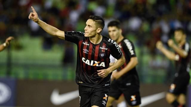Atlético vence o Caracas na Venezuela e abre vantagem na Sul-Americana