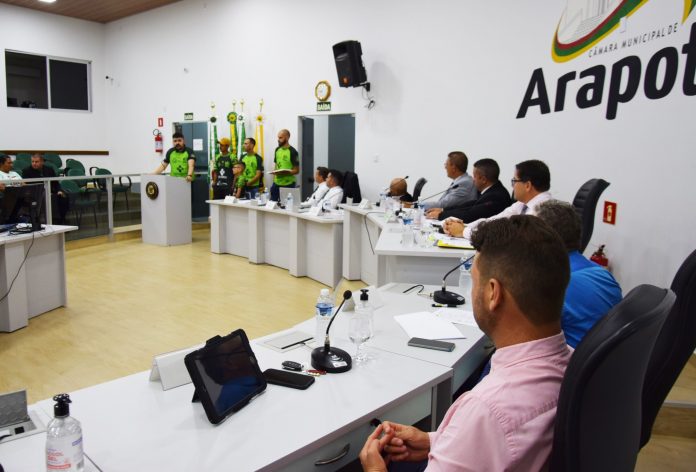 Vereadores aprovam instalação de “Botão do Pânico” nas escolas de Arapoti