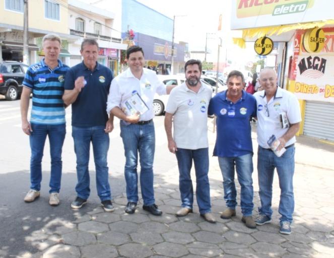 Candidato à reeleição, Sandro Alex se reúne com lideranças em W. Braz