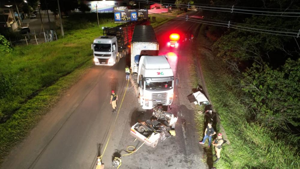 Grave acidente mata três pessoas na PR-092