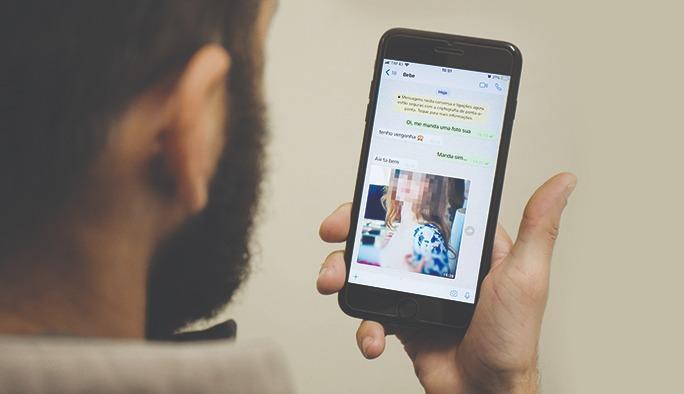 Pedofilia no celular: Quando uma conversa vira crime