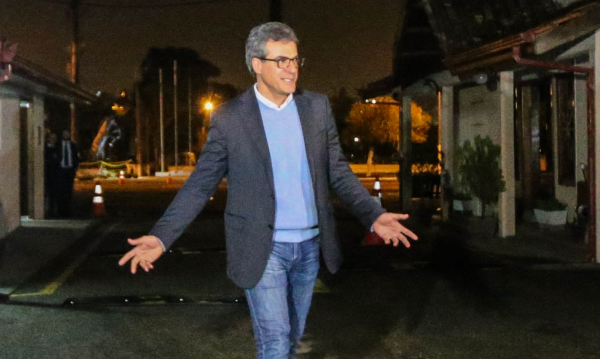 Richa convoca prefeitos e deputados para retomar campanha após prisão