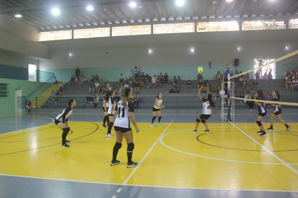 Jogos escolares movimentam atletas e público de Wenceslau Braz e região