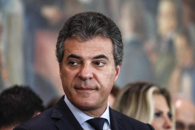 Ministro Gilmar Mendes manda soltar Beto Richa