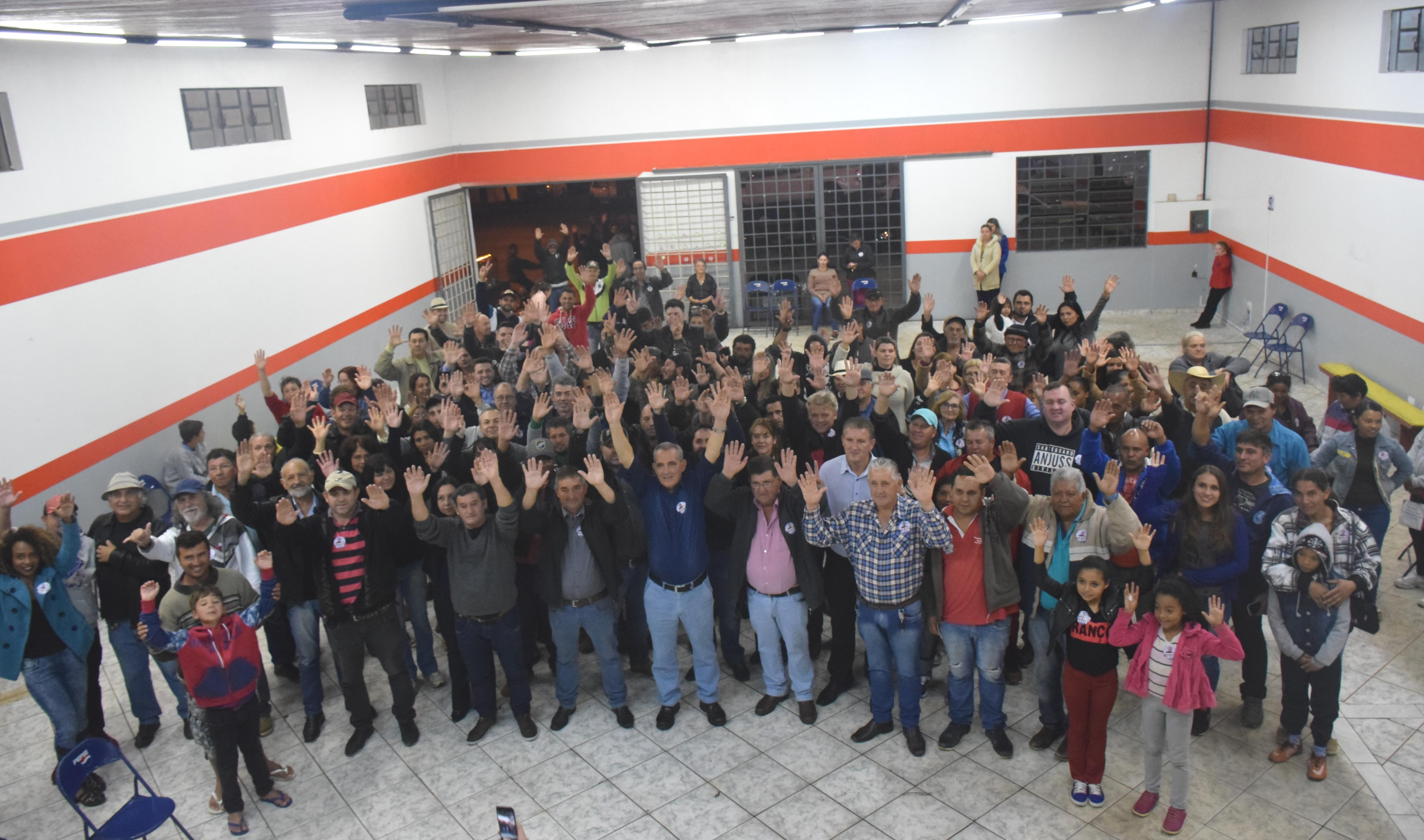 Nereu Moura reúne população para discutir propostas em W. Braz