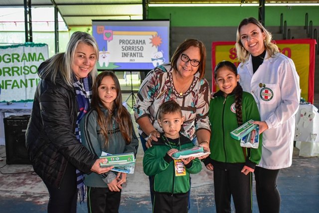 Programa Saúde Bucal atende quase 4 mil alunos em Jaguariaíva