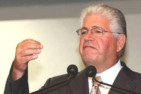 TRE determina que Requião exclua propagandas negativas contra Ratinho Jr