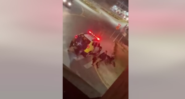 Dupla mete o loco de motoca e acaba detida pela PM em Jaguariaíva