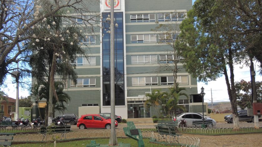 Jaguariaíva abre concurso com mais de 50 vagas e salários que vão até R$ 16 mil   