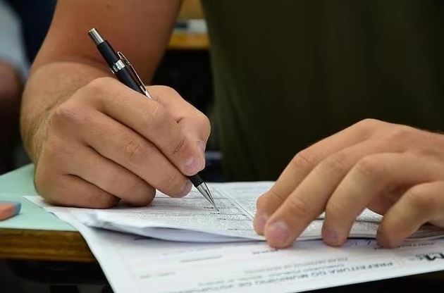 Cidade do Norte do Paraná abre concurso público com salário de até R$ 16 mil