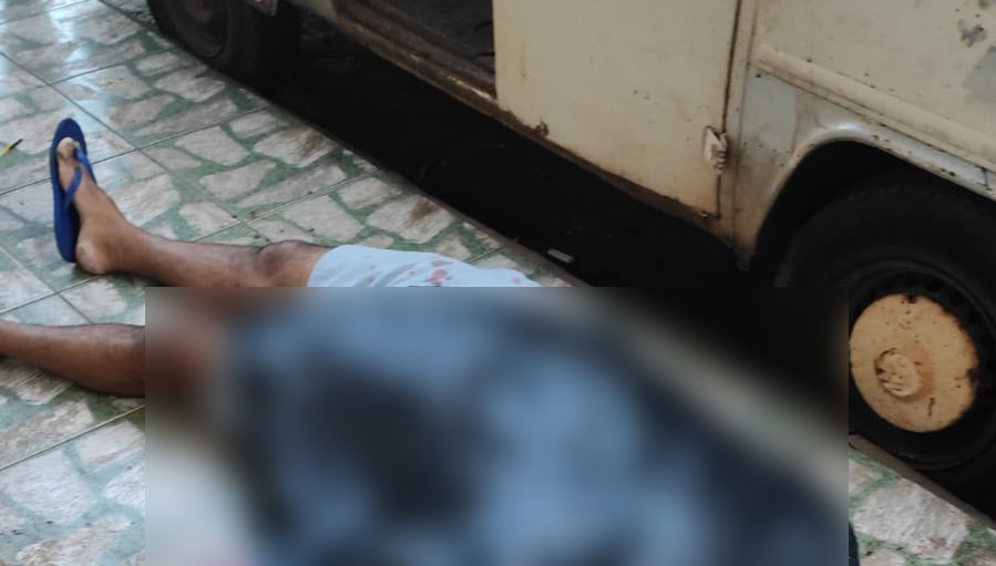 Homem é executado a tiros em frente a bar em plena luz do dia