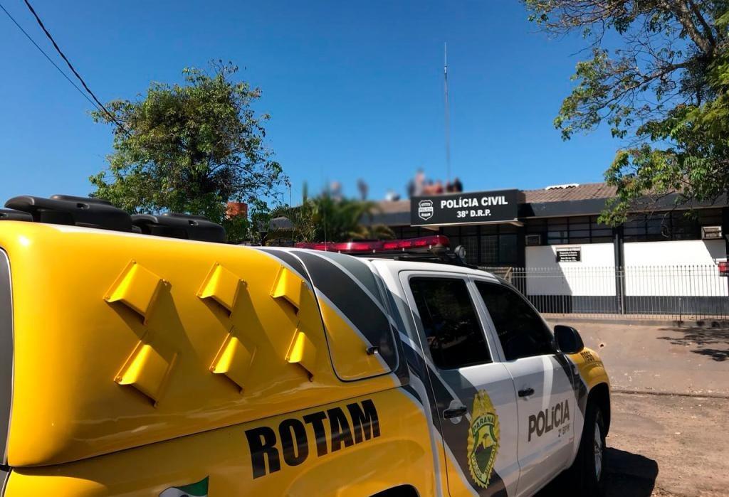 Homem chama polícia para denunciar furto e acaba preso