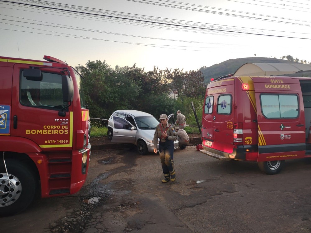 Criança é atropelada em frente à escola e fica em estado grave