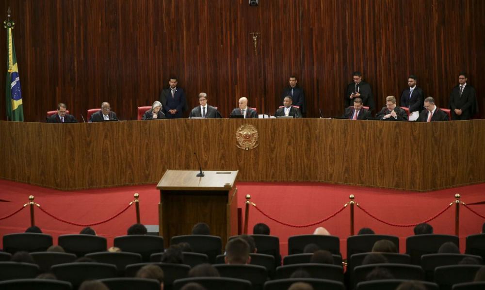 TSE começa sessão que pode levar à inelegibilidade de Bolsonaro