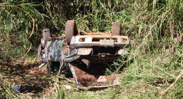 BR-153 registra dois acidentes com colisão e capotamento