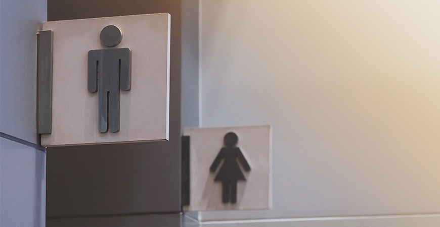 Empresa é condenada por controlar idas de funcionária ao banheiro