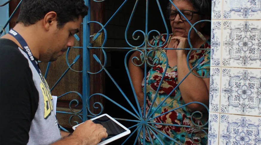 IBGE abre inscrições para cargos com salários de até R$ 3 mil na região