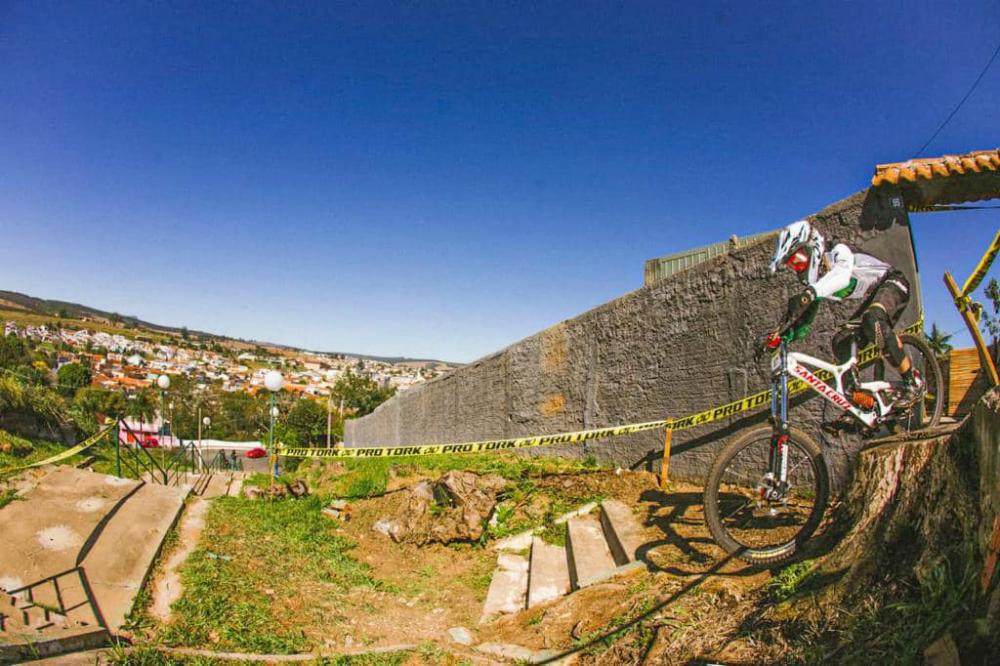 Atletas de Jaguariaíva participam do Campeonato Brasileiro de MTB Downhill
