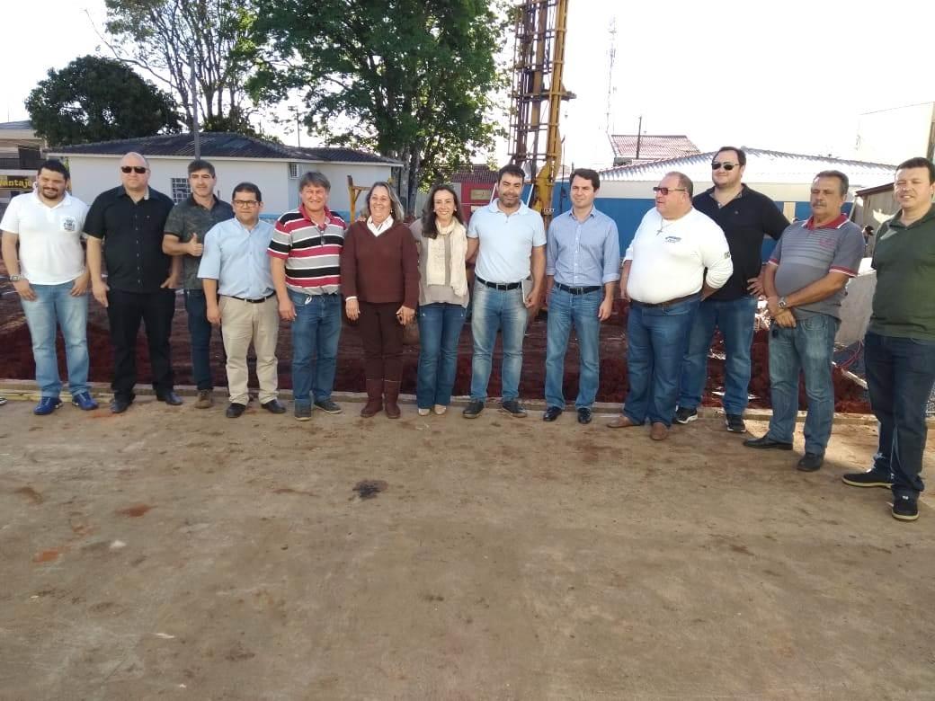 Responsável por liberação do recurso, Alexandre Curi vistoria obras do hospital
