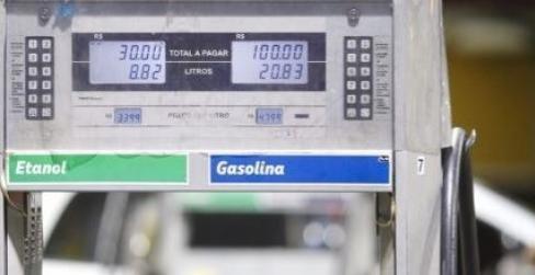 Após aumentos, Petrobras altera política de preços da gasolina