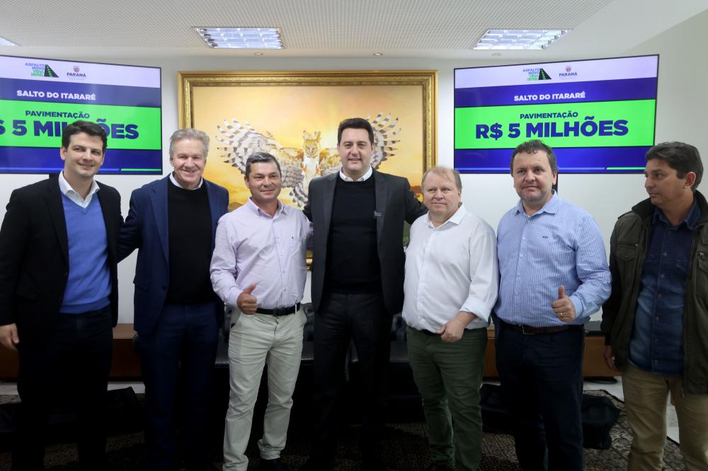 Prefeito comemora R$ 5 milhões para pavimentação em Salto do Itararé