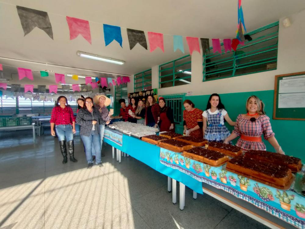 Escola Ary Barroso promove festa junina
