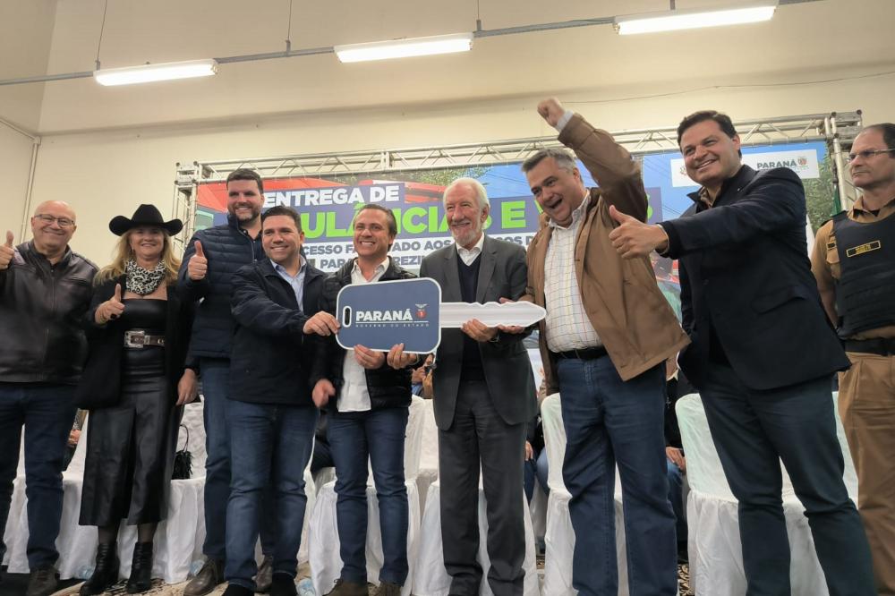Governo do Paraná entrega 15 veículos para Saúde de Jacarezinho