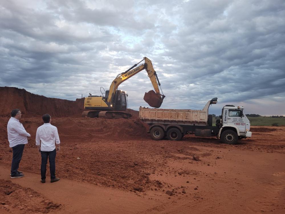 Beto Preto acompanha obras do novo AME em Jacarezinho
