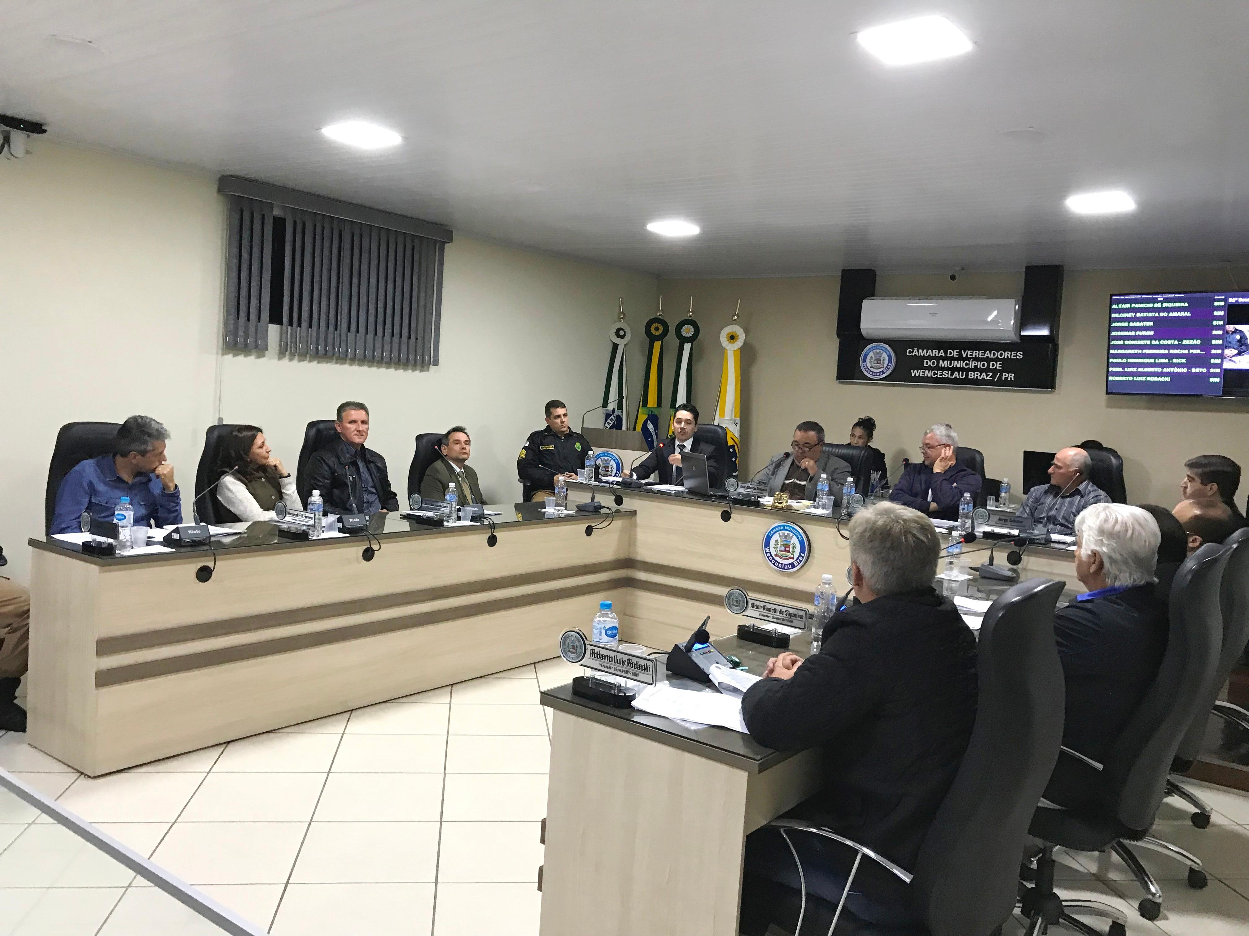 Vereador pede nova vista e votação para mudança de local do fórum é adiada