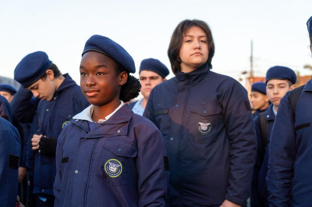 Quase 80% dos paranaenses aprovam decisão de manter e ampliar escolas cívico-militares