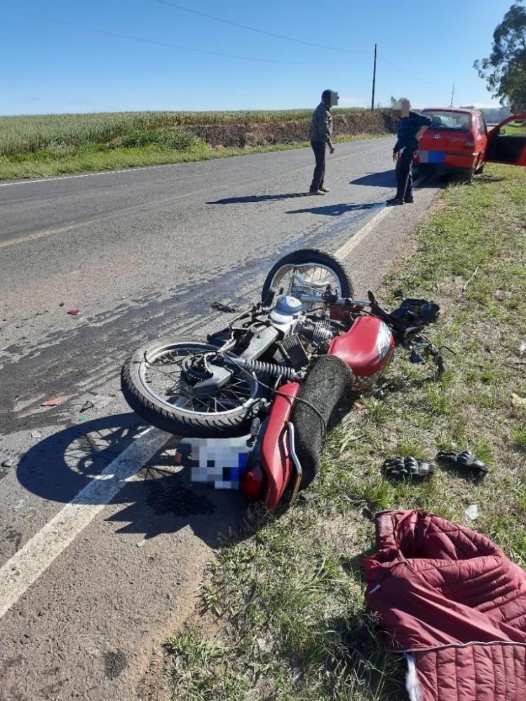 Colisão entre carro e moto deixa mulher ferida em Wenceslau Braz
