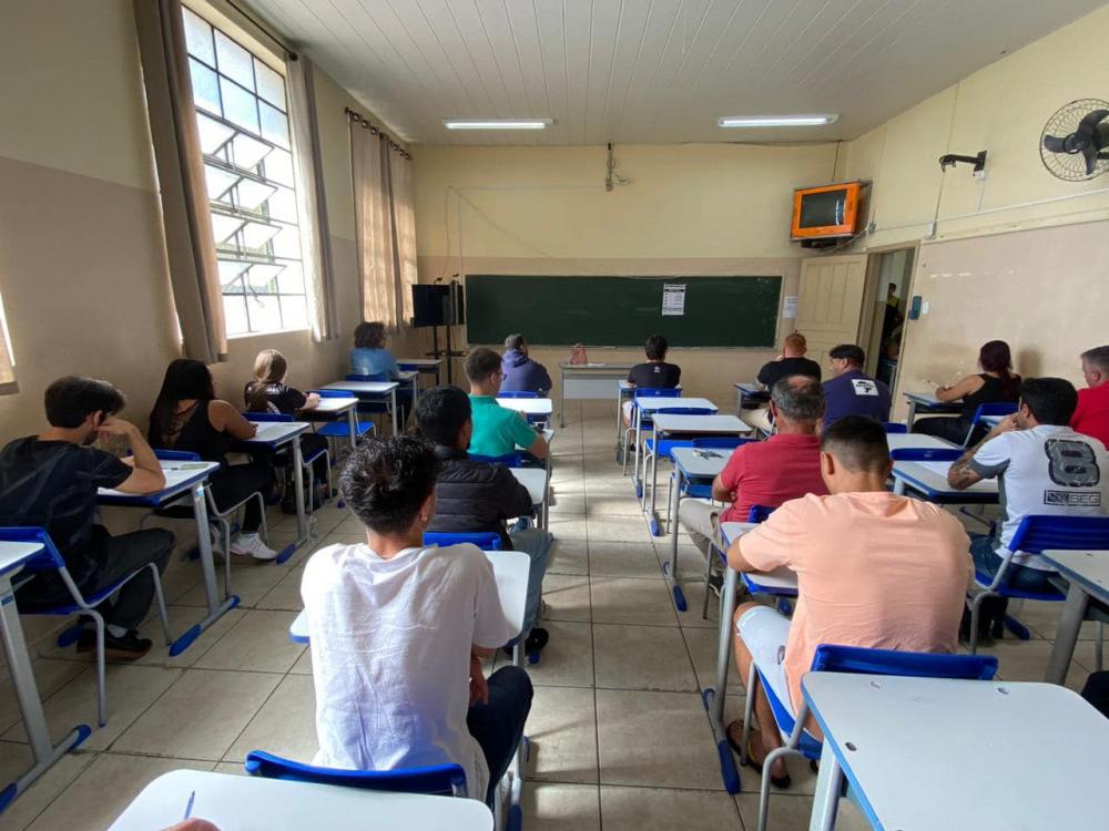 Candidatos realizam prova em Jaguariaíva