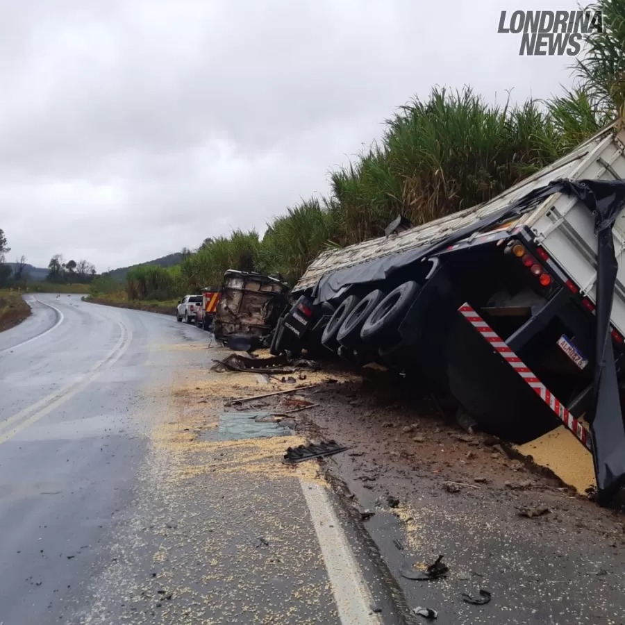 Acidente mata caminhoneiro de Ibaiti na BR-153