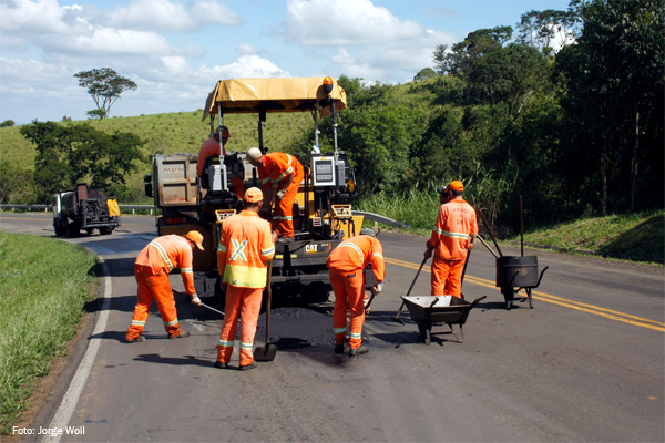 Governo recupera mais de 50 km da PR-090 no Norte Pioneiro