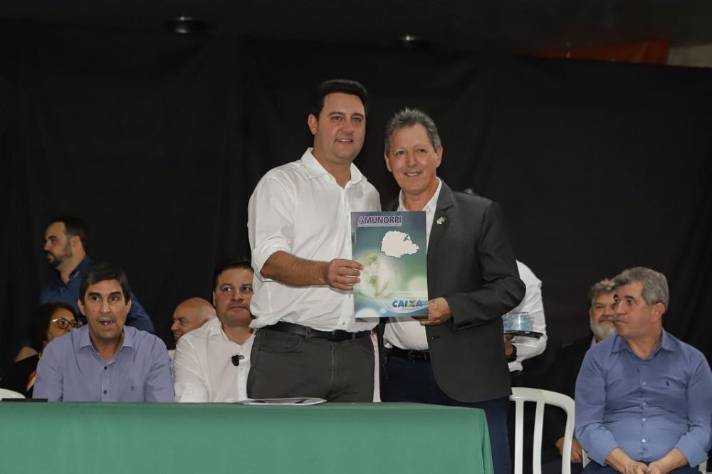 Amunorpi e Cisnorpi entregam ao governador e deputados pedidos importantes para o Norte Pioneiro