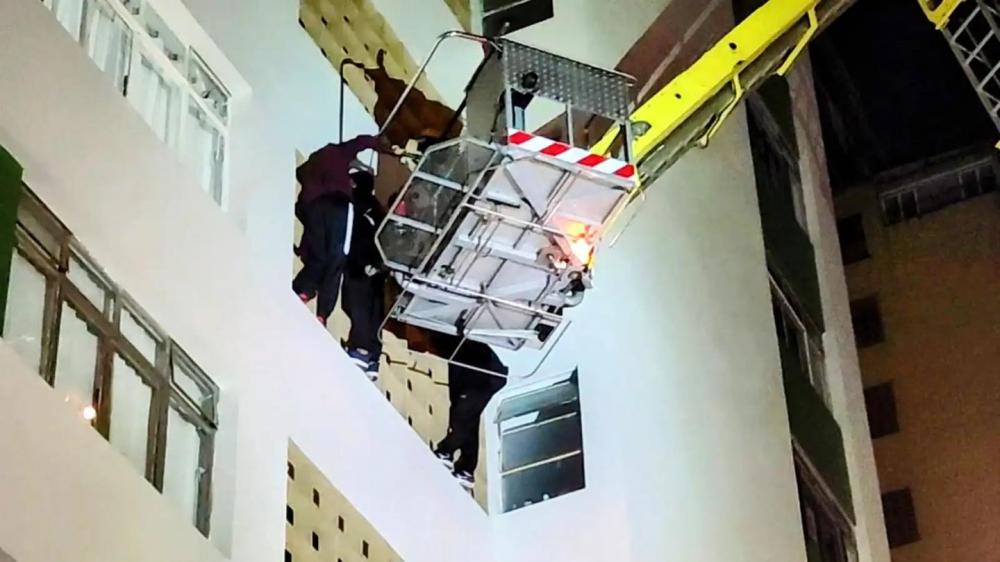 Pichadores escalam prédio, não conseguem descer e acabam presos
