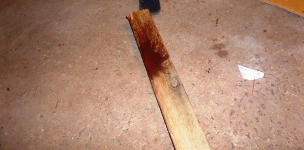 Homem fica em estado grave após levar pauladas e facadas