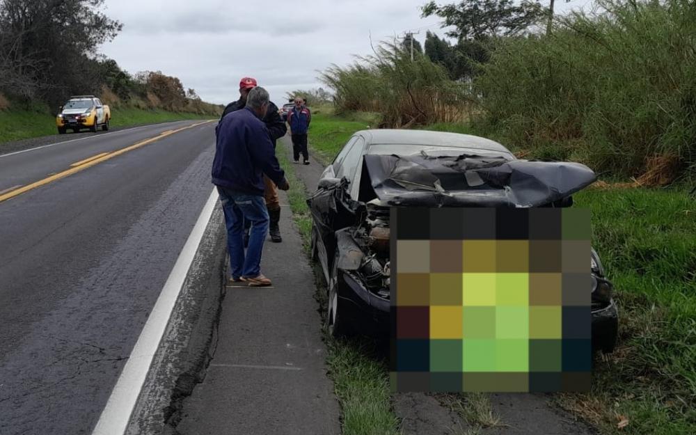 Acidente entre carro e caminhão PR-092 em Wenceslau Braz
