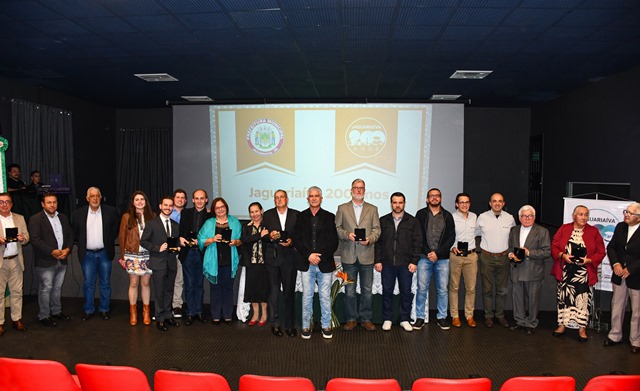 Jaguariaíva presta homenagens a cidadãos ilustres e empresas do município