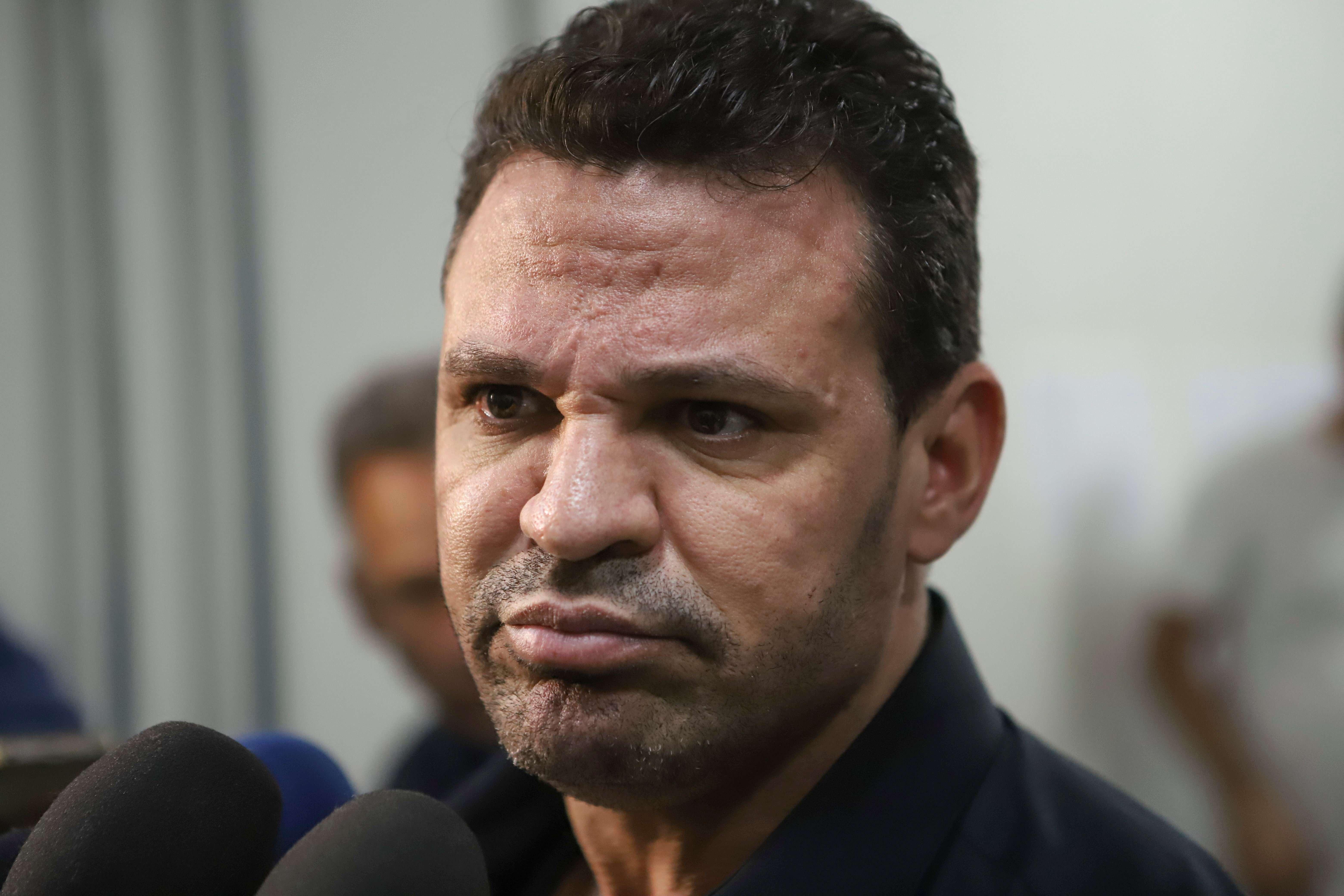 Eduardo Costa declara que no seu ambiente de trabalho, as mulheres ganham mais
