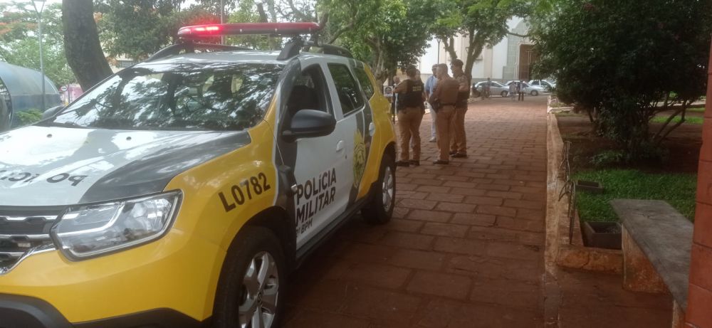 Homem leva três socos no rosto na Praça da Matriz em Wenceslau Braz