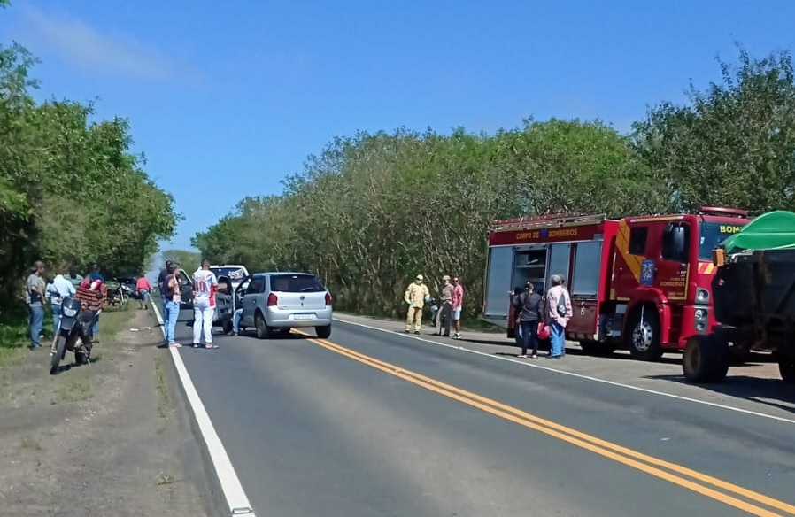 Acidente deixa dois feridos entre Joaquim Távora e Carlópolis