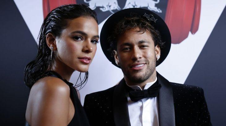 Neymar Jr para de seguir Bruna Marquezine em rede social e fim de relacionamento é cogitado