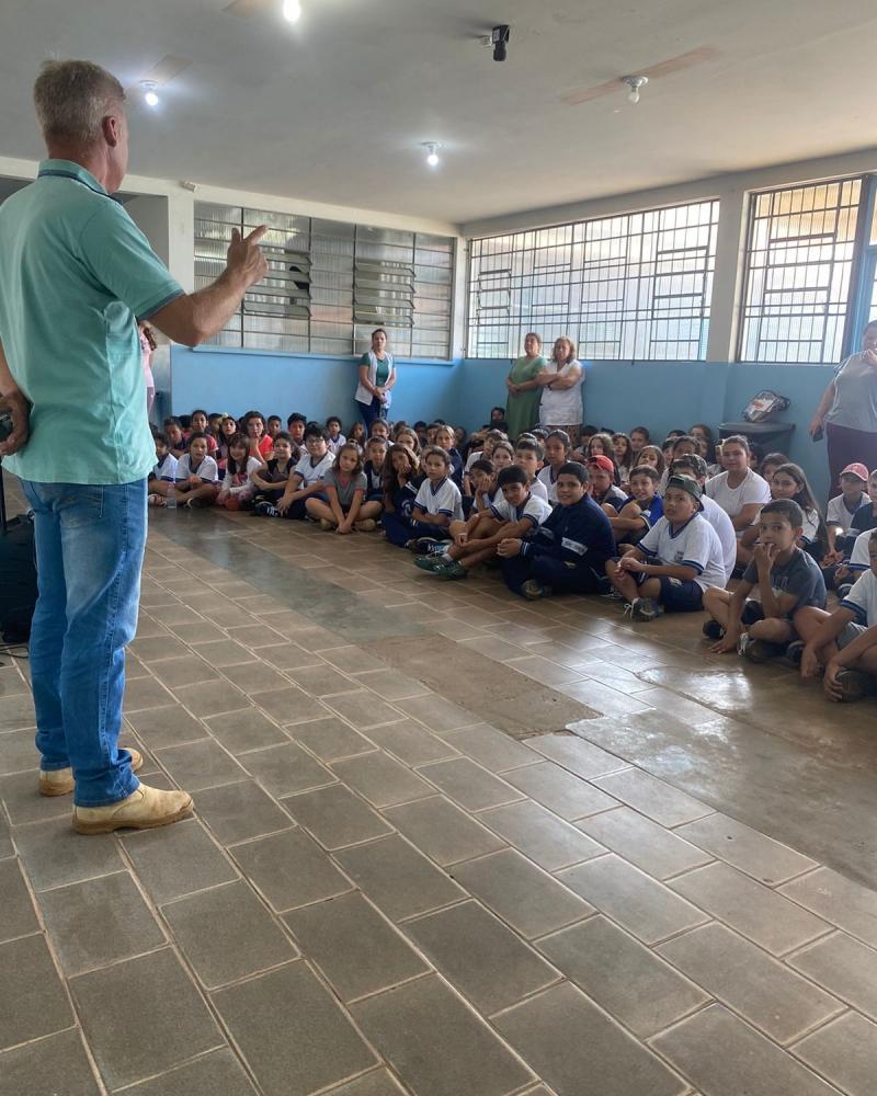 Prefeitura de W. Braz realiza atividades do 'Dia da Árvore' nas escolas municipais